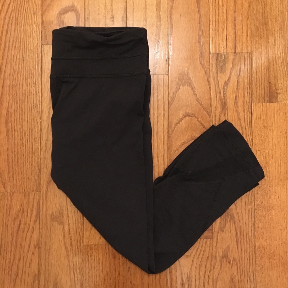 Lululemon 3/4 Crop Leggings - Black Sz 6